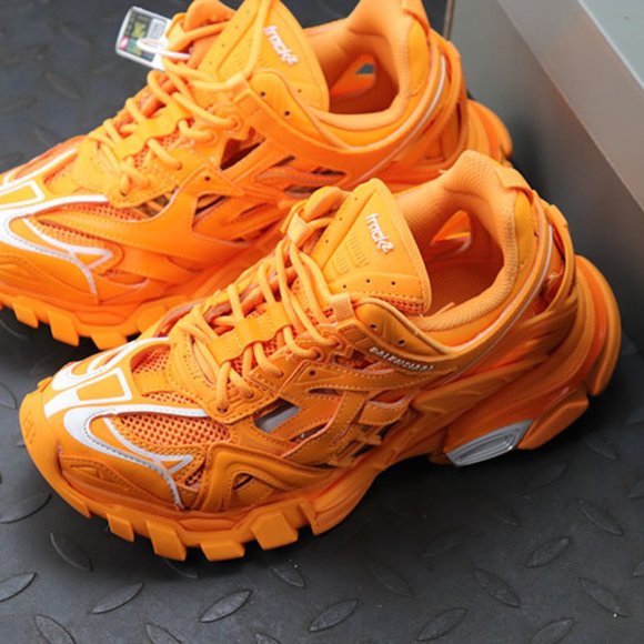Athletic_Shoes